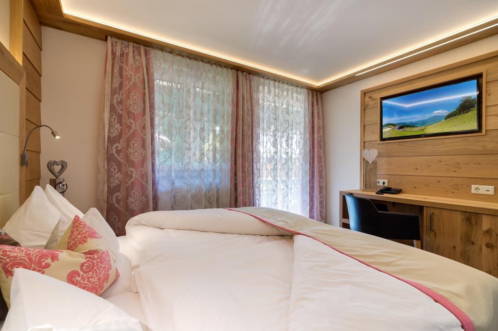 פאיסטנאו Hotel Fischerwirt Natur Waldspa חדר תמונה